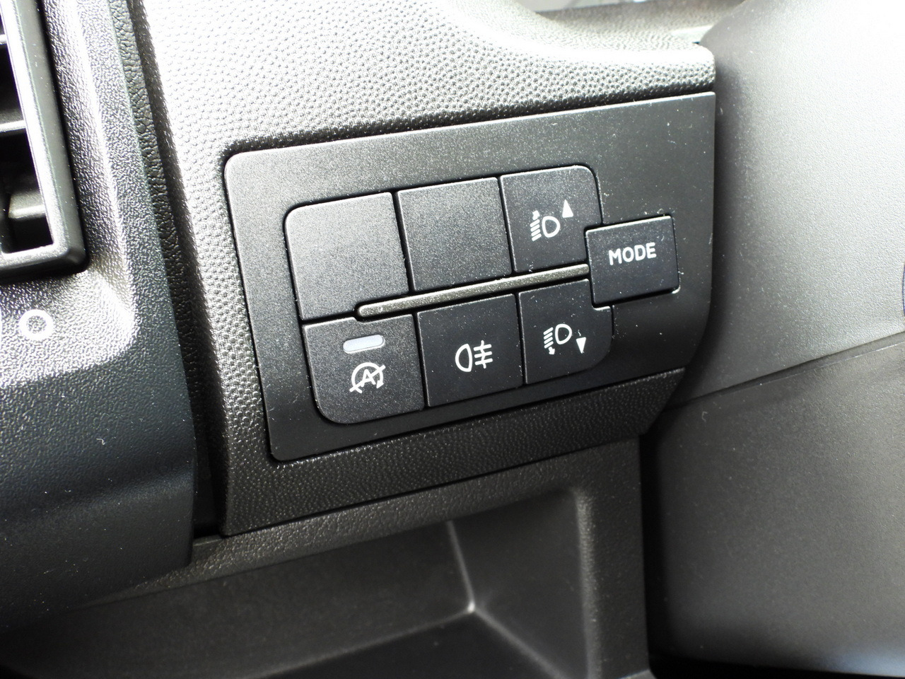 Closed box van CITROEN JUMPER BOX LIFT 8 PALLETS CRUISE CONTROL NAVIGATION AIR CONDITIONING  165HP: picture 30