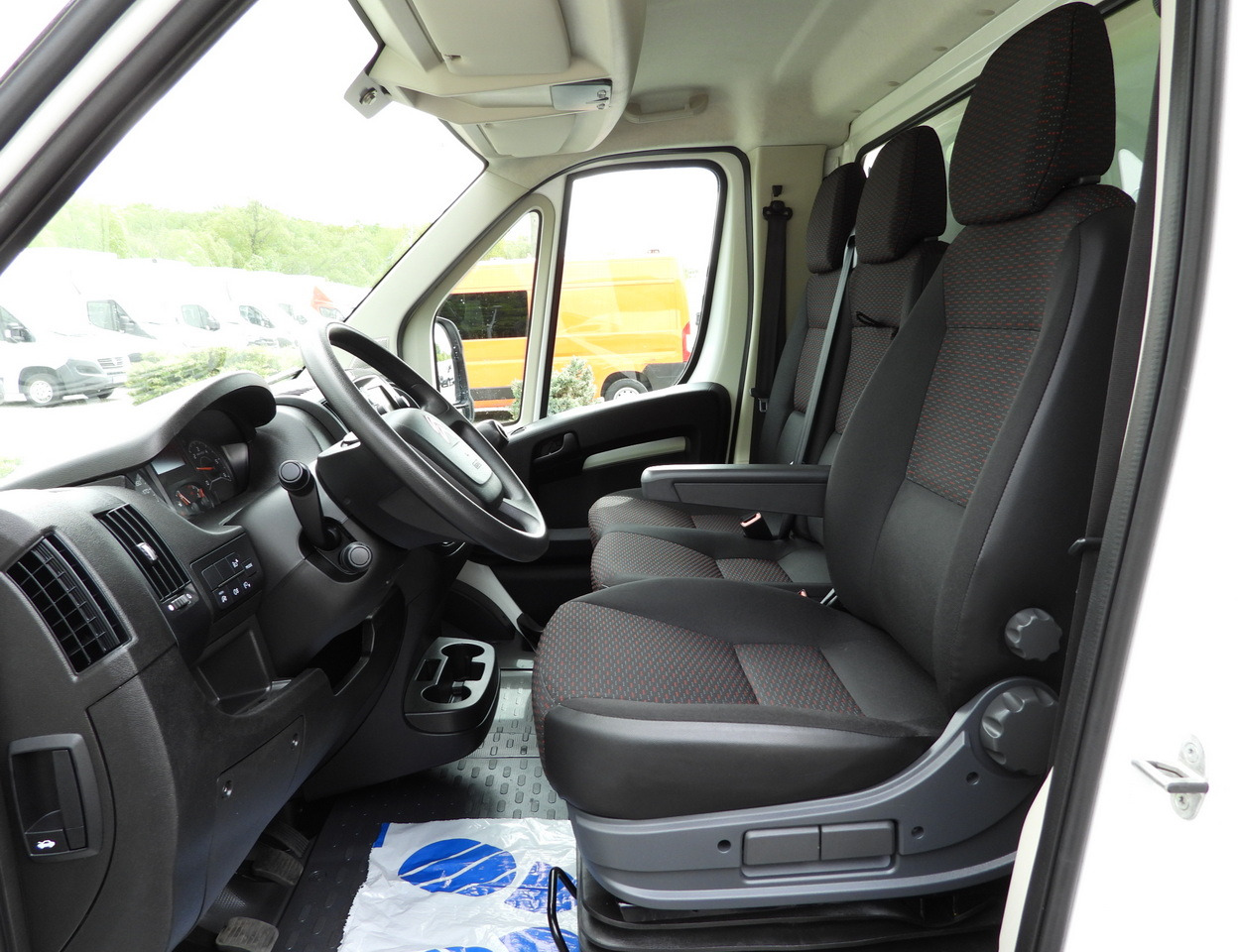 Closed box van CITROEN JUMPER BOX LIFT 8 PALLETS CRUISE CONTROL NAVIGATION AIR CONDITIONING  165HP: picture 27