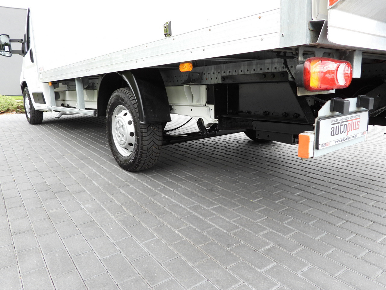 Closed box van CITROEN JUMPER BOX LIFT 8 PALLETS CRUISE CONTROL NAVIGATION AIR CONDITIONING  165HP: picture 16