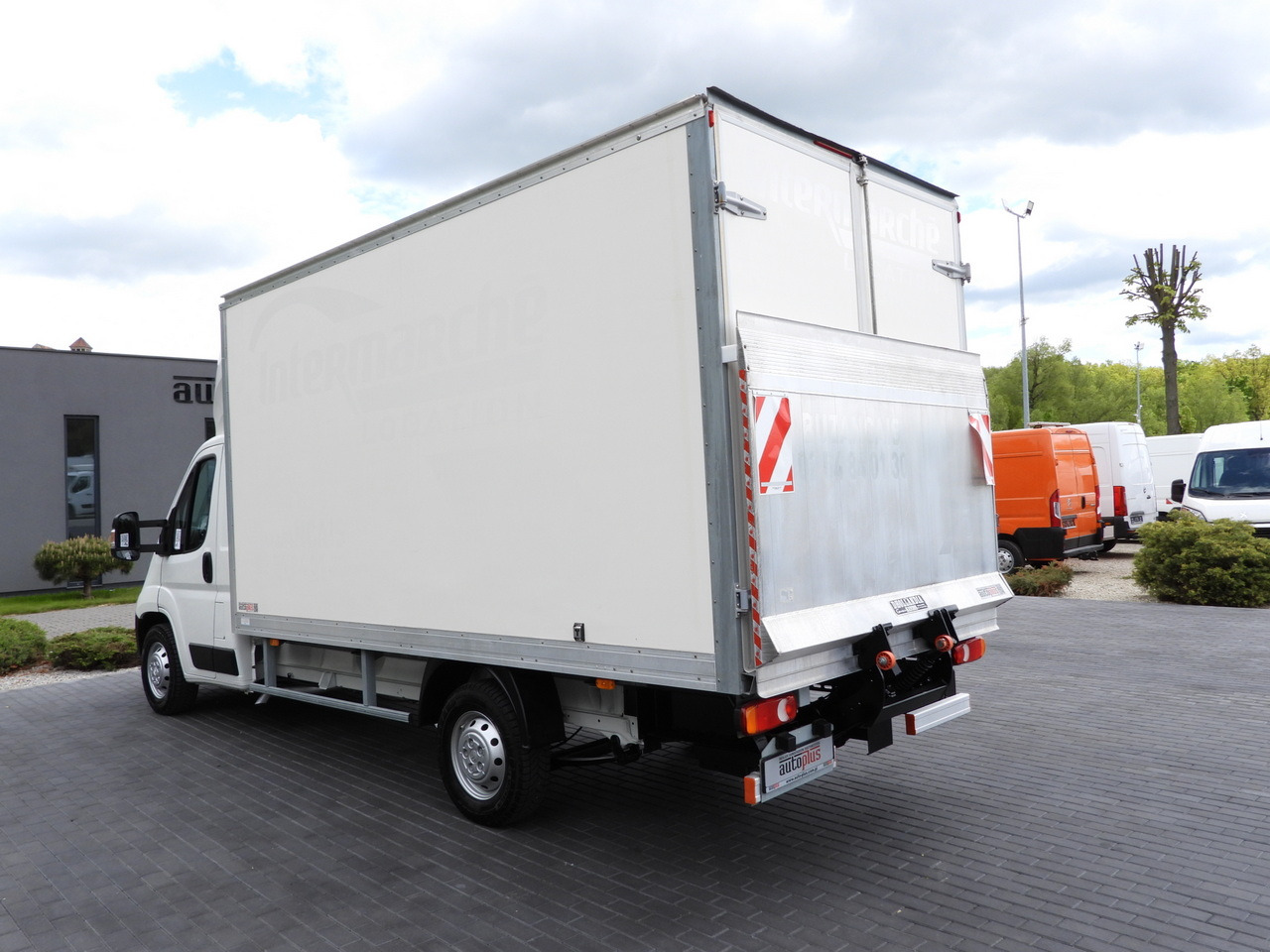 Closed box van CITROEN JUMPER BOX LIFT 8 PALLETS CRUISE CONTROL NAVIGATION AIR CONDITIONING  165HP: picture 9
