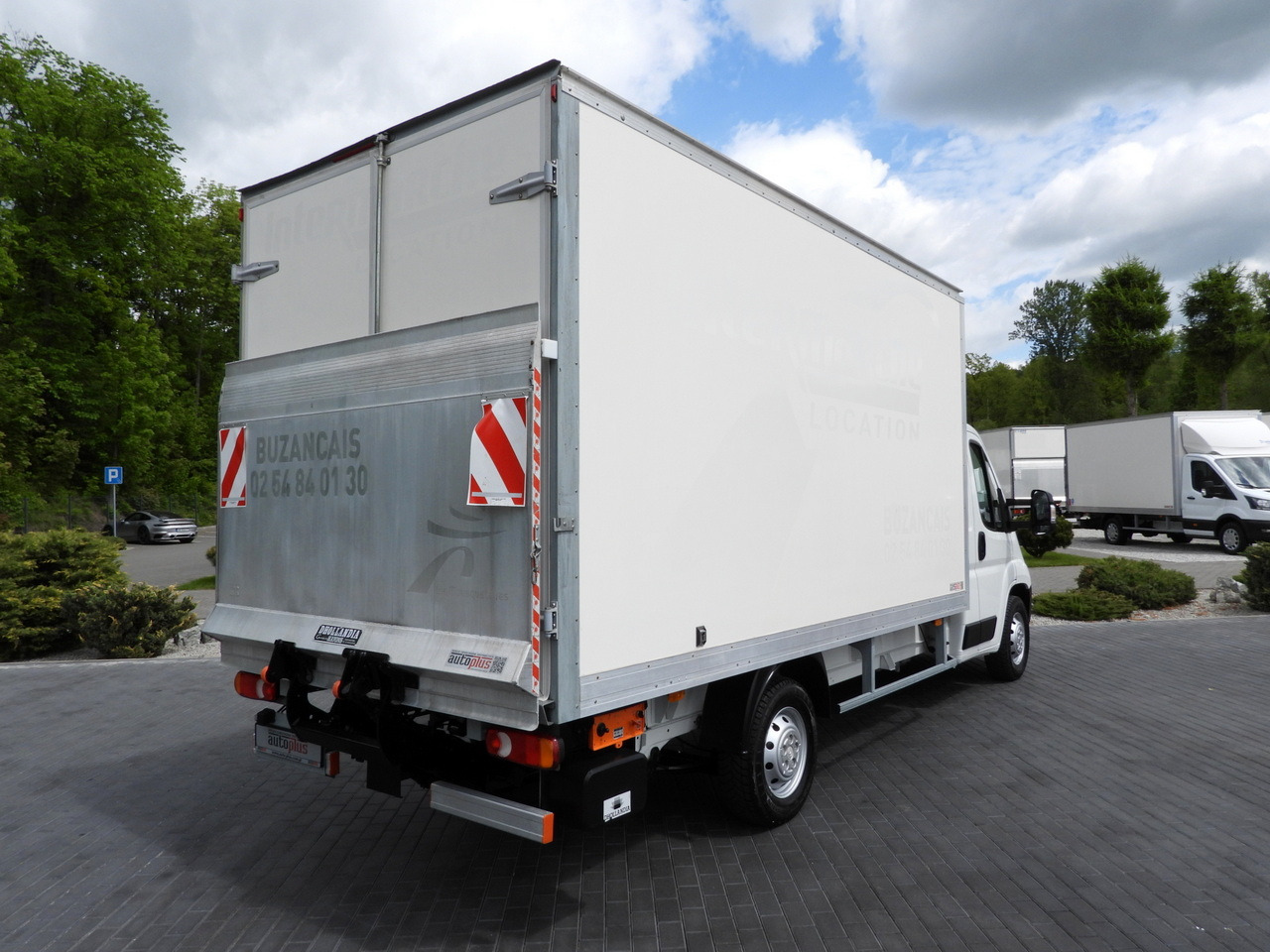 CITROEN JUMPER BOX LIFT 8 PALLETS CRUISE CONTROL NAVIGATION AIR CONDITIONING 165HP - Closed box van: picture 3 CITROEN JUMPER BOX LIFT 8 PALLETS CRUISE CONTROL NAVIGATION AIR CONDITIONING 165HP - Closed box van: picture 3