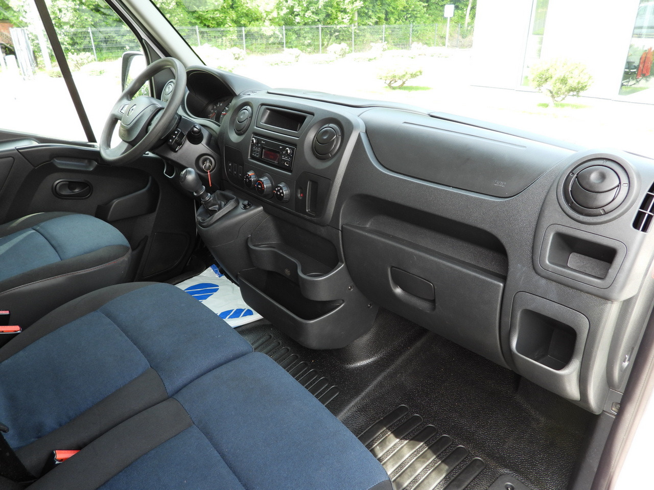 Commercial vehicle RENAULT MASTER BOX DELIVERY VAN 7 SEATS CRUISE CONTROL TWIN WHEELS AIR CONDITIONING  145HP: picture 32