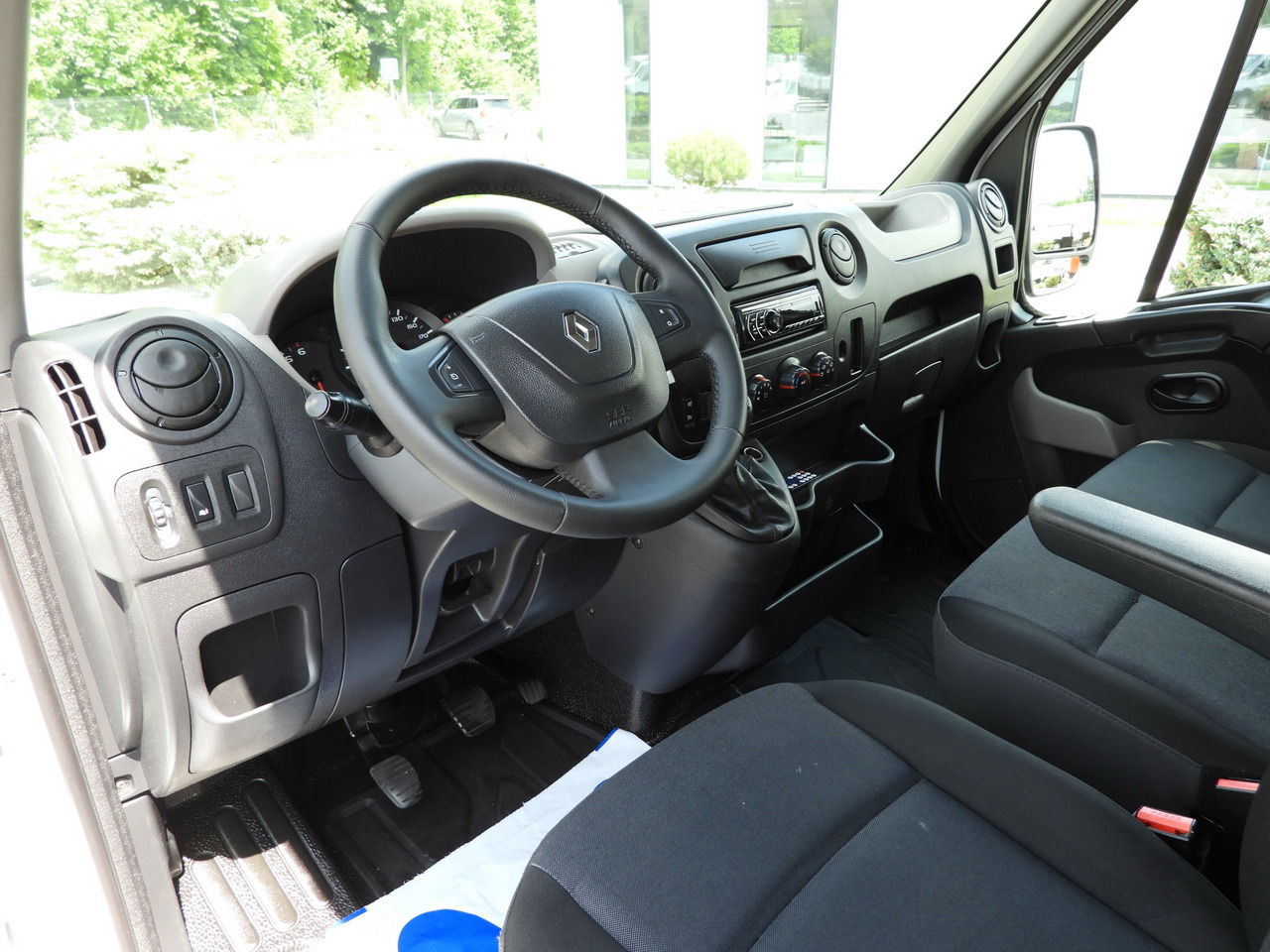 RENAULT MASTER CRUISE CONTROL AIR CONDITIONING 110HP - Commercial vehicle: picture 2 RENAULT MASTER CRUISE CONTROL AIR CONDITIONING 110HP - Commercial vehicle: picture 2