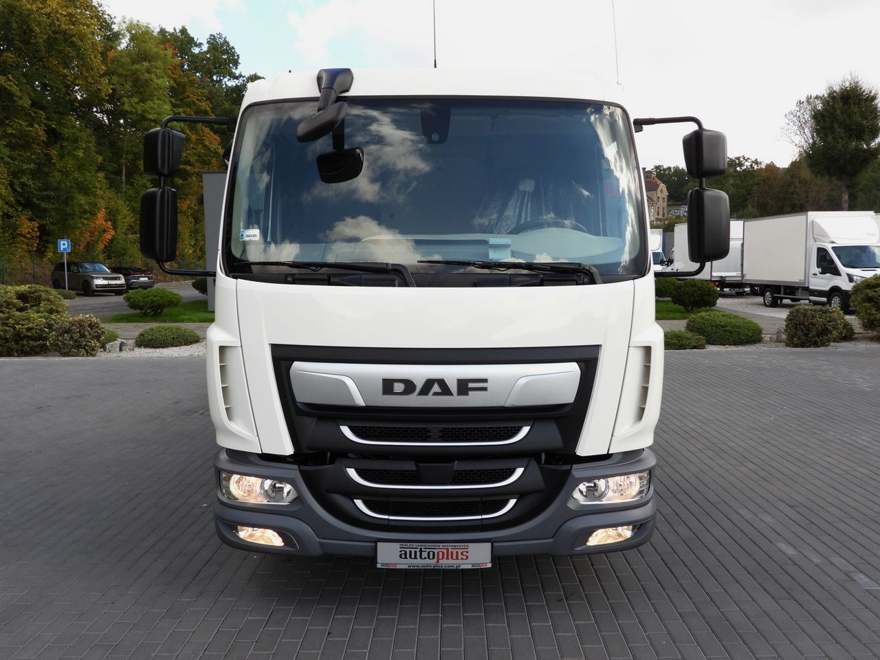 DAF LF 230 CONTAINER CARRIER PLATFORM + TRAILER WEBASTO CRUISE CONTROL LED LIGHTS PNEUMATICS AUTOMATIC TRANSMISSION TWIN WHEELS AIR CONDITIONING 230HP - Container transporter/ Swap body truck: picture 5 DAF LF 230 CONTAINER CARRIER PLATFORM + TRAILER WEBASTO CRUISE CONTROL LED LIGHTS PNEUMATICS AUTOMATIC TRANSMISSION TWIN WHEELS AIR CONDITIONING 230HP - Container transporter/ Swap body truck: picture 5