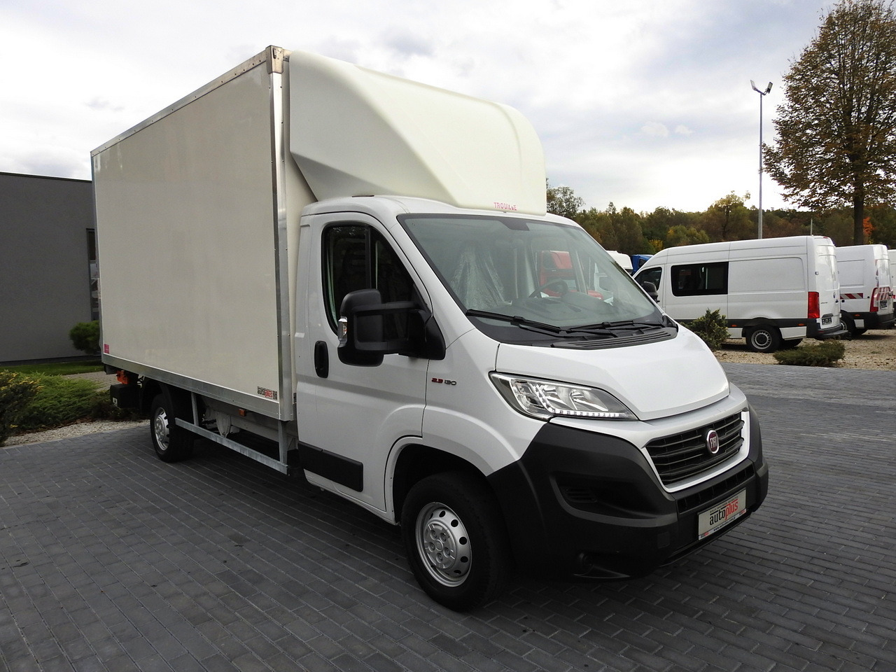 FIAT DUCATO BOX LIFT 8 PALLETS CRUISE CONTROL NAVIGATION AIR CONDITIONING LED LIGHTS  130HP - Closed box van: picture 4 FIAT DUCATO BOX LIFT 8 PALLETS CRUISE CONTROL NAVIGATION AIR CONDITIONING LED LIGHTS  130HP - Closed box van: picture 4