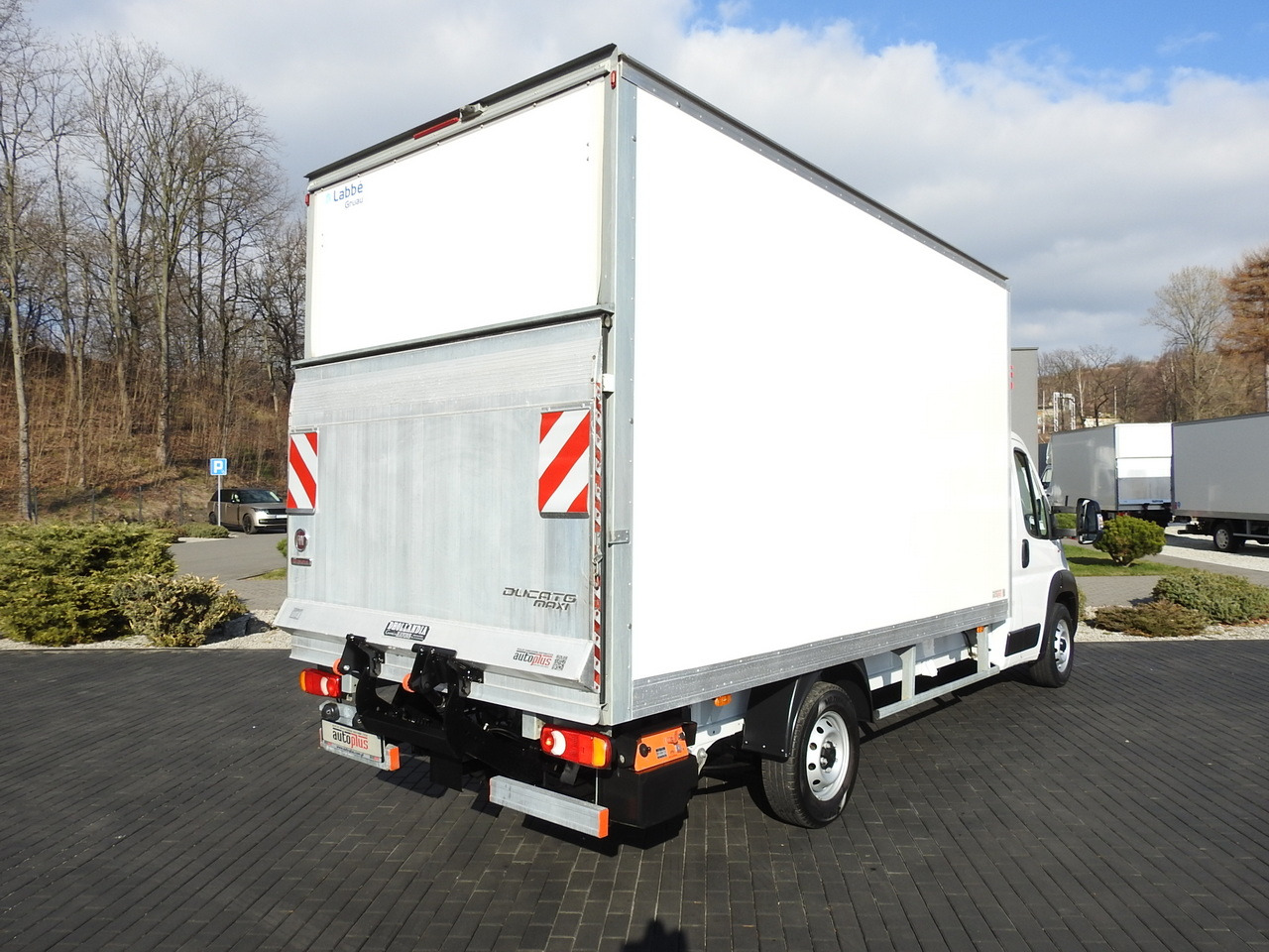 FIAT DUCATO BOX LIFT 8 PALLETS CRUISE CONTROL NAVIGATION LED LIGHTS AIR CONDITIONING 130HP - Closed box van: picture 3 FIAT DUCATO BOX LIFT 8 PALLETS CRUISE CONTROL NAVIGATION LED LIGHTS AIR CONDITIONING 130HP - Closed box van: picture 3