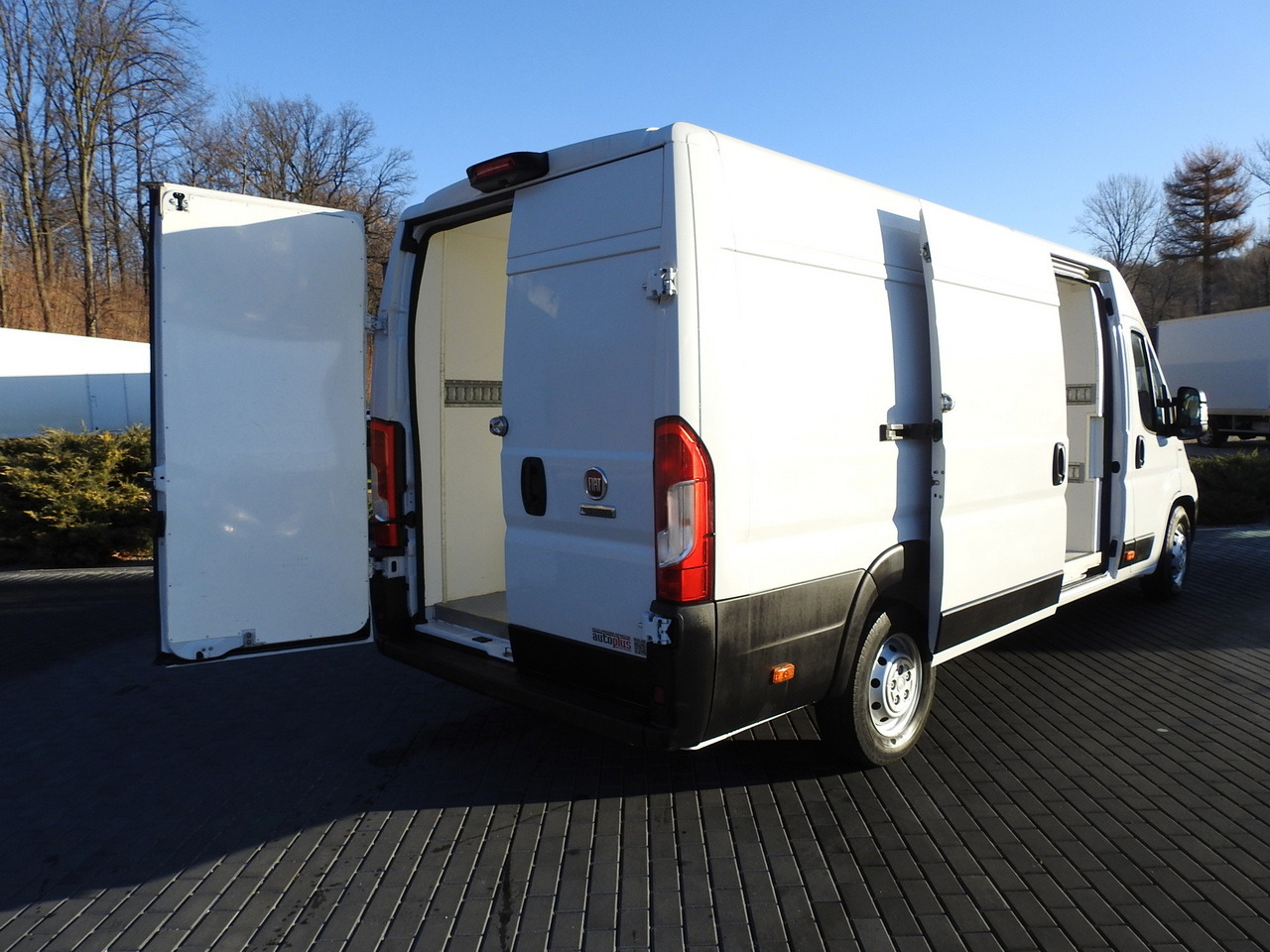FIAT DUCATO REFRIGERATOR VAN -10*C POWER SUPPLY 230V AIR CONDITIONING 175HP - Refrigerated delivery van: picture 3 FIAT DUCATO REFRIGERATOR VAN -10*C POWER SUPPLY 230V AIR CONDITIONING 175HP - Refrigerated delivery van: picture 3