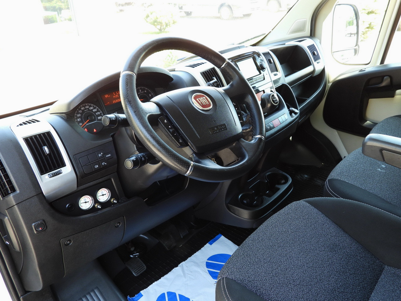 FIAT DUCATO TARPAULIN 10 PALLETS WEBASTO CRUISE CONTROL LED LIGHTS PNEUMATICS AIR CONDITIONING 180HP - Curtain side van: picture 2 FIAT DUCATO TARPAULIN 10 PALLETS WEBASTO CRUISE CONTROL LED LIGHTS PNEUMATICS AIR CONDITIONING 180HP - Curtain side van: picture 2