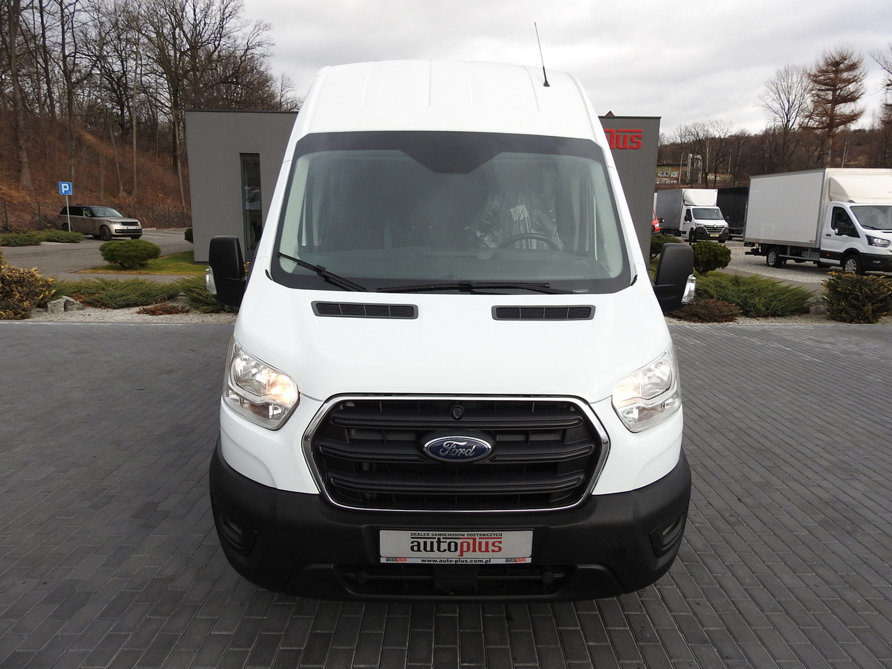 FORD TRANSIT BOX DELIVERY VAN 6 SEATS CRUISE CONTROL AIR CONDITIONING 185HP - Panel van: picture 5 FORD TRANSIT BOX DELIVERY VAN 6 SEATS CRUISE CONTROL AIR CONDITIONING 185HP - Panel van: picture 5