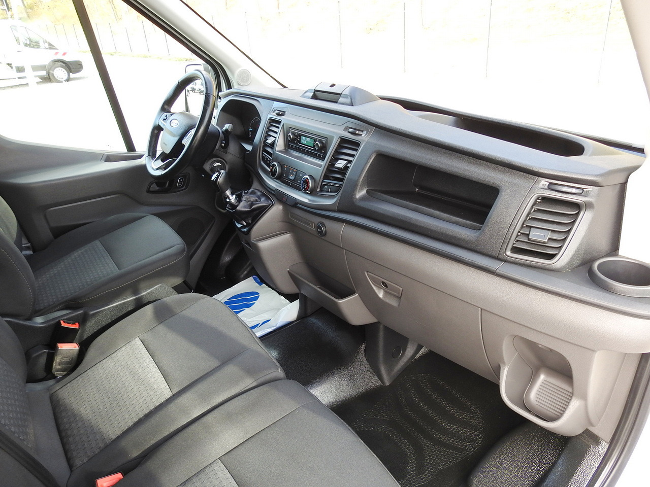 FORD TRANSIT BOX DELIVERY VAN 6 SEATS CRUISE CONTROL AIR CONDITIONING LED LIGHTS  130HP leasing FORD TRANSIT BOX DELIVERY VAN 6 SEATS CRUISE CONTROL AIR CONDITIONING LED LIGHTS  130HP: picture 36