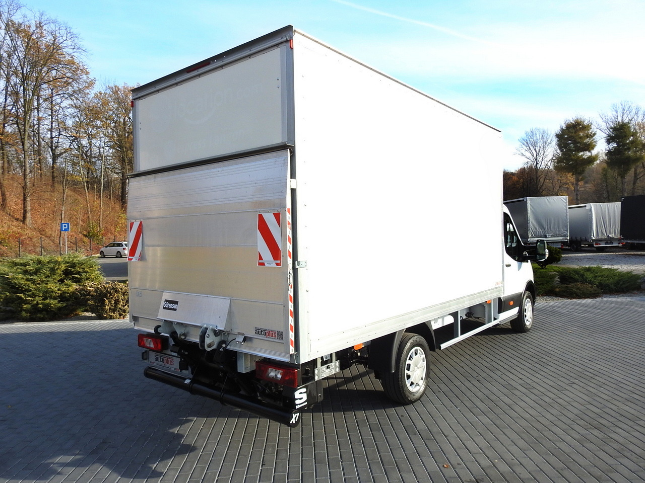 FORD TRANSIT BOX LIFT 8 PALLETS CRUISE CONTROL AIR CONDITIONING 130HP - Closed box van: picture 3 FORD TRANSIT BOX LIFT 8 PALLETS CRUISE CONTROL AIR CONDITIONING 130HP - Closed box van: picture 3