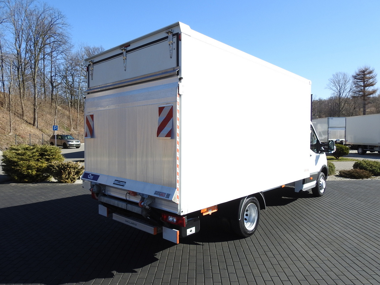 FORD TRANSIT BOX LIFT 8 PALLETS TWIN WHEELS AIR CONDITIONING 130HP - Closed box van: picture 3 FORD TRANSIT BOX LIFT 8 PALLETS TWIN WHEELS AIR CONDITIONING 130HP - Closed box van: picture 3