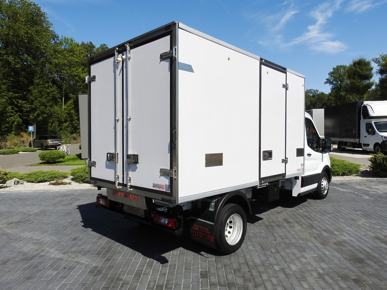 FORD TRANSIT REGRIGERATOR BOX 0*C POWER SUPPLY 230V CRUISE CONTROL AIR CONDITIONING TWIN WHEELS  170HP - Refrigerated delivery van: picture 3 FORD TRANSIT REGRIGERATOR BOX 0*C POWER SUPPLY 230V CRUISE CONTROL AIR CONDITIONING TWIN WHEELS  170HP - Refrigerated delivery van: picture 3