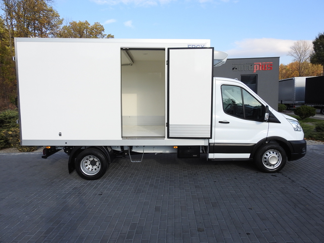 Refrigerated delivery van FORD TRANSIT REGRIGERATOR BOX -10*C POWER SUPPLY 230V CRUISE CONTROL AIR CONDITIONING LED LIGHTS PNEUMATICS TWIN WHEELS  130HP: picture 8