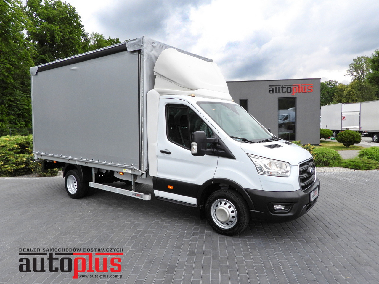 FORD TRANSIT TARPAULIN 8 PALLETS CRUISE CONTROL LED LIGHTS TWIN WHEELS AIR CONDITIONING 130HP - Curtain side van: picture 1 FORD TRANSIT TARPAULIN 8 PALLETS CRUISE CONTROL LED LIGHTS TWIN WHEELS AIR CONDITIONING 130HP - Curtain side van: picture 1