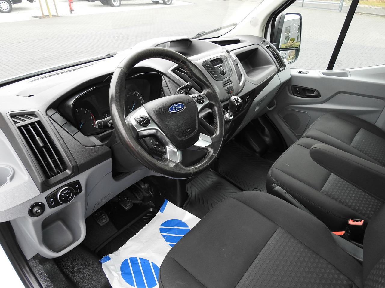 FORD TRANSIT TIPPER CRUISE CONTROL AIR CONDITIONING TWIN WHEELS  170HP - Tipper van: picture 2 FORD TRANSIT TIPPER CRUISE CONTROL AIR CONDITIONING TWIN WHEELS  170HP - Tipper van: picture 2