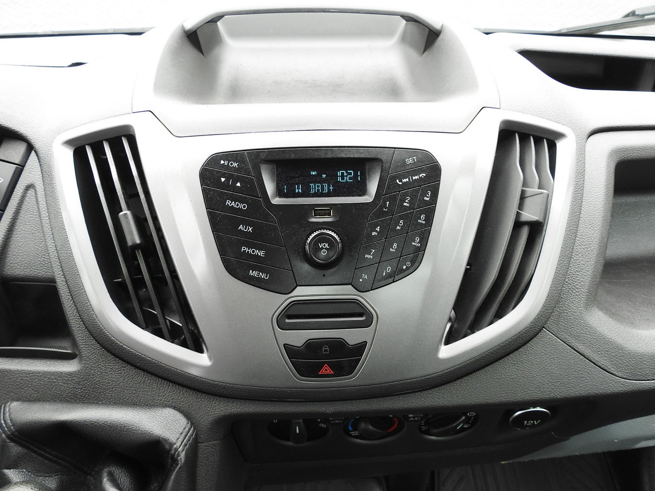 FORD TRANSIT TIPPER CRUISE CONTROL AIR CONDITIONING TWIN WHEELS  170HP leasing FORD TRANSIT TIPPER CRUISE CONTROL AIR CONDITIONING TWIN WHEELS  170HP: picture 33