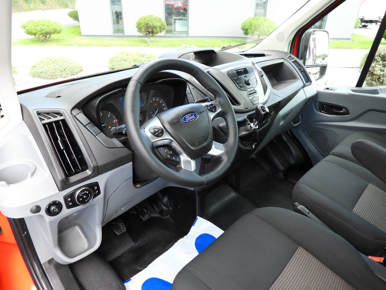 FORD TRANSIT TIPPER CRUISE CONTROL LED LIGHTS TWIN WHEELS AIR CONDITIONING 170HP - Tipper van: picture 2 FORD TRANSIT TIPPER CRUISE CONTROL LED LIGHTS TWIN WHEELS AIR CONDITIONING 170HP - Tipper van: picture 2
