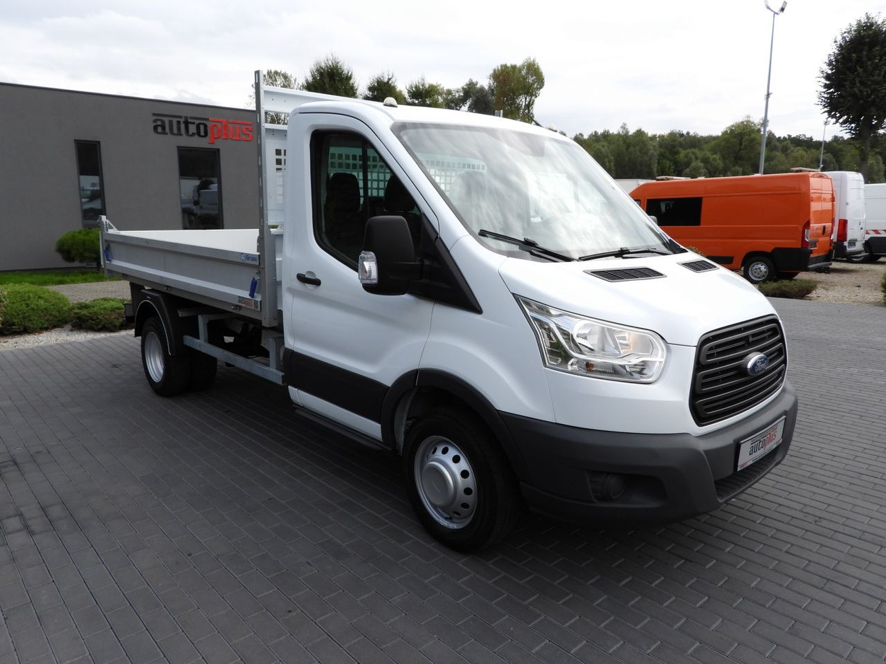 FORD TRANSIT TIPPER TWIN WHEELS 155HP - Tipper van: picture 4 FORD TRANSIT TIPPER TWIN WHEELS 155HP - Tipper van: picture 4
