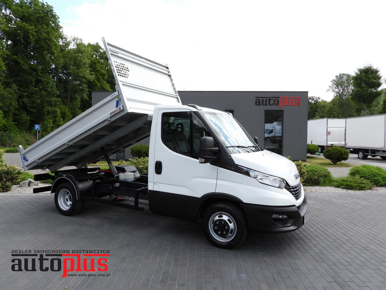 IVECO DAILY 35C14 CRUISE CONTROL TWIN WHEELS AIR CONDITIONING 140HP - Tipper van: picture 1 IVECO DAILY 35C14 CRUISE CONTROL TWIN WHEELS AIR CONDITIONING 140HP - Tipper van: picture 1
