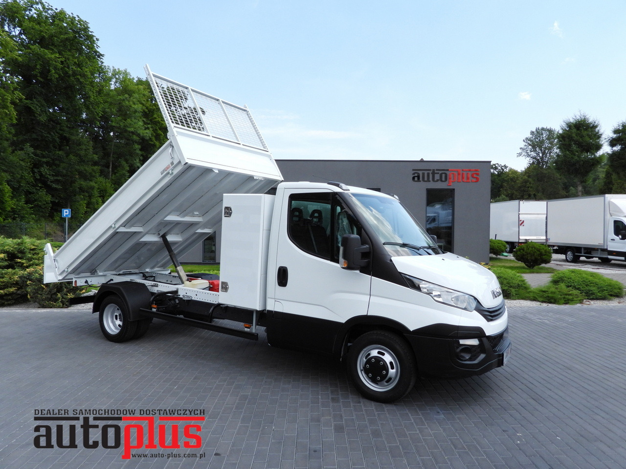 IVECO DAILY 35C15 TIPPER CRUISE CONTROL TWIN WHEELS AIR CONDITIONING 150HP - Tipper van: picture 1 IVECO DAILY 35C15 TIPPER CRUISE CONTROL TWIN WHEELS AIR CONDITIONING 150HP - Tipper van: picture 1