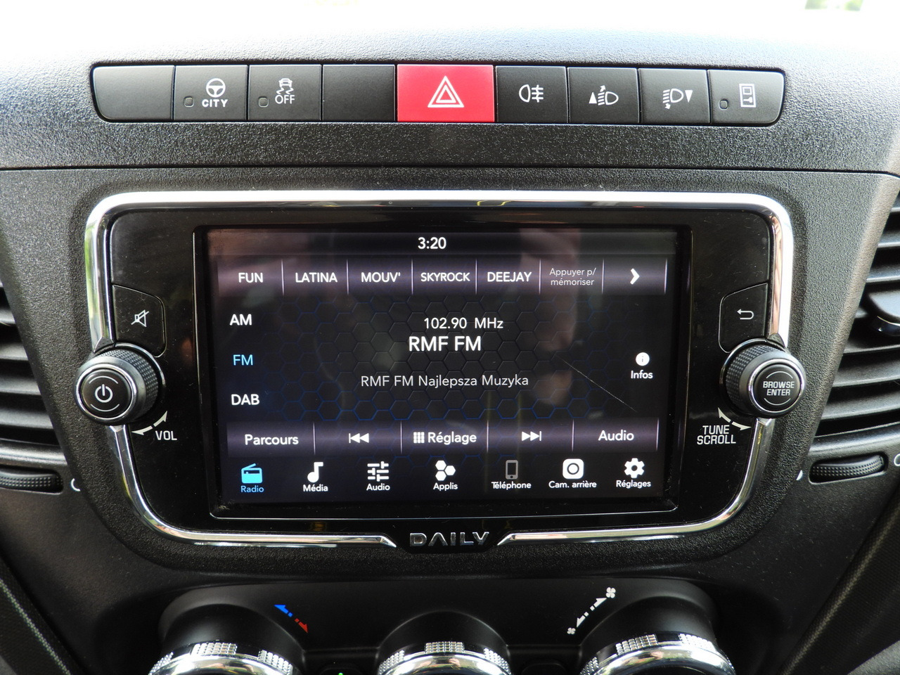 Closed box van IVECO DAILY 35C16 BOX LIFT 8 PALLETS CRUISE CONTROL TWIN WHEELS AIR CONDITIONING  160HP: picture 38