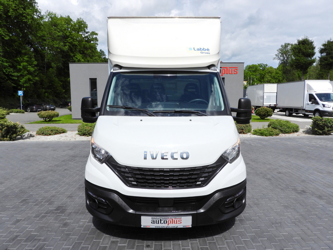 Closed box van IVECO DAILY 35C16 BOX LIFT 8 PALLETS CRUISE CONTROL TWIN WHEELS AIR CONDITIONING  160HP: picture 5