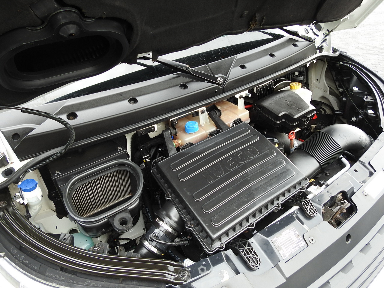 Combi van IVECO DAILY 35S15 STAKE BODY DOUBLE CABIN DOKA 7 SEATS AIR CONDITIONING  150HP: picture 25 Combi van IVECO DAILY 35S15 STAKE BODY DOUBLE CABIN DOKA 7 SEATS AIR CONDITIONING  150HP: picture 25