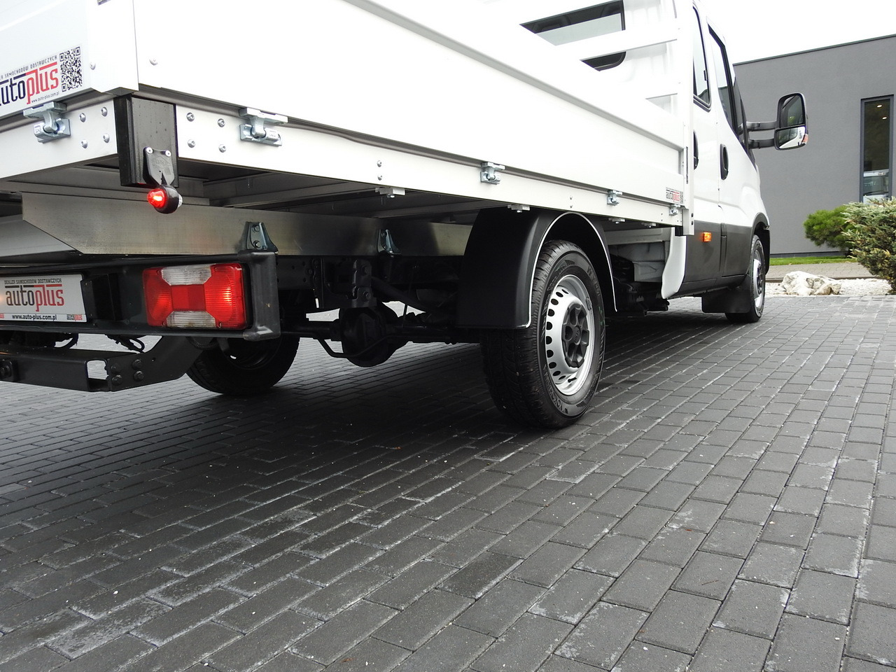 Combi van IVECO DAILY 35S15 STAKE BODY DOUBLE CABIN DOKA 7 SEATS AIR CONDITIONING  150HP: picture 17 Combi van IVECO DAILY 35S15 STAKE BODY DOUBLE CABIN DOKA 7 SEATS AIR CONDITIONING  150HP: picture 17