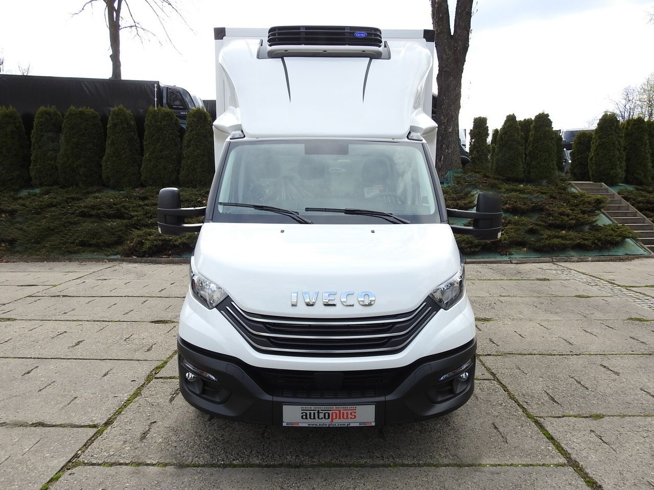 IVECO DAILY 35S16 NEW REGRIGERATOR BOX -10*C 8 PALLETS HEATING FUNCTION POWER SUPPLY 230V CRUISE CONTROL AIR CONDITIONING 160HP - Refrigerated delivery van: picture 5 IVECO DAILY 35S16 NEW REGRIGERATOR BOX -10*C 8 PALLETS HEATING FUNCTION POWER SUPPLY 230V CRUISE CONTROL AIR CONDITIONING 160HP - Refrigerated delivery van: picture 5