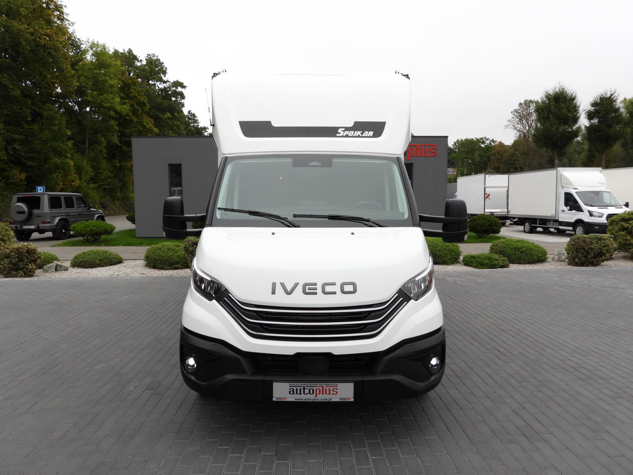 IVECO DAILY 35S18 BOX HI-MATIC LIFT 8 PALLETS CRUISE CONTROL NAVIGATION LED LIGHTS PNEUMATICS AUTOMATIC TRANSMISSION HI-MATIC AIR CONDITIONING  180HP - Closed box van: picture 5 IVECO DAILY 35S18 BOX HI-MATIC LIFT 8 PALLETS CRUISE CONTROL NAVIGATION LED LIGHTS PNEUMATICS AUTOMATIC TRANSMISSION HI-MATIC AIR CONDITIONING  180HP - Closed box van: picture 5