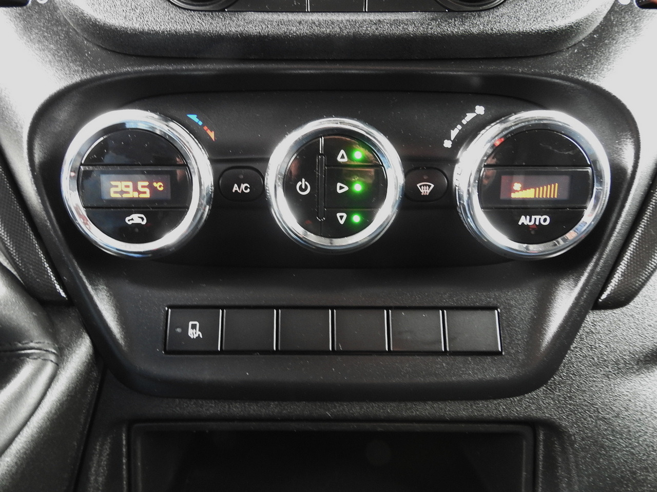 Curtain side van IVECO DAILY 35S18 TARPAULIN 10 PALLETS WEBASTO CRUISE CONTROL AIR CONDITIONING 180HP: picture 39 Curtain side van IVECO DAILY 35S18 TARPAULIN 10 PALLETS WEBASTO CRUISE CONTROL AIR CONDITIONING 180HP: picture 39