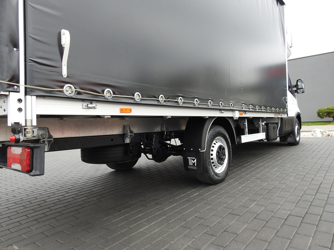 Curtain side van IVECO DAILY 35S18 TARPAULIN 10 PALLETS WEBASTO CRUISE CONTROL AIR CONDITIONING 180HP: picture 17 Curtain side van IVECO DAILY 35S18 TARPAULIN 10 PALLETS WEBASTO CRUISE CONTROL AIR CONDITIONING 180HP: picture 17