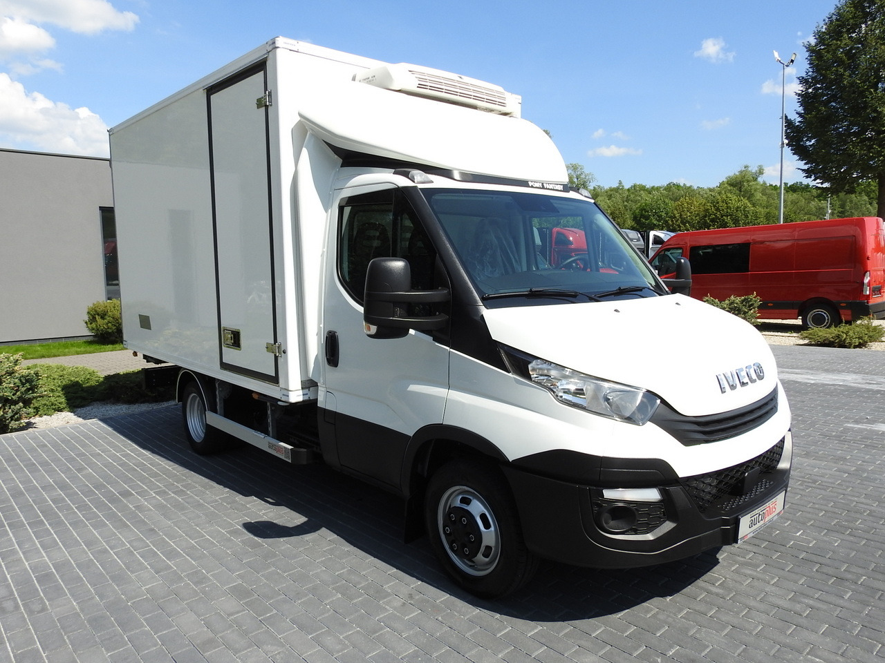 IVECO DAILY 50C15 REGRIGERATOR BOX -5*C POWER SUPPLY 230V AIR CONDITIONING TWIN WHEELS 150HP - Refrigerated delivery van: picture 4 IVECO DAILY 50C15 REGRIGERATOR BOX -5*C POWER SUPPLY 230V AIR CONDITIONING TWIN WHEELS 150HP - Refrigerated delivery van: picture 4
