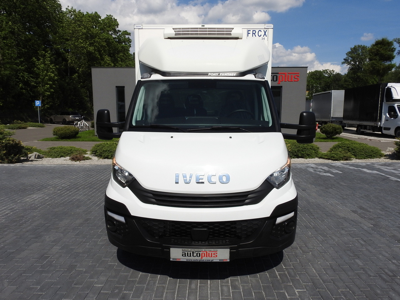 IVECO DAILY 50C15 REGRIGERATOR BOX -5*C POWER SUPPLY 230V AIR CONDITIONING TWIN WHEELS 150HP - Refrigerated delivery van: picture 5 IVECO DAILY 50C15 REGRIGERATOR BOX -5*C POWER SUPPLY 230V AIR CONDITIONING TWIN WHEELS 150HP - Refrigerated delivery van: picture 5