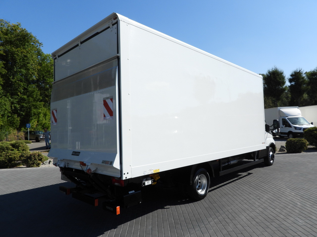 IVECO DAILY 72C18 LIFT 14 PALLETS CRUISE CONTROL PNEUMATICS AUTOMATIC TRANSMISSION HI-MATIC TWIN WHEELS AIR CONDITIONING  180HP - Closed box van: picture 3 IVECO DAILY 72C18 LIFT 14 PALLETS CRUISE CONTROL PNEUMATICS AUTOMATIC TRANSMISSION HI-MATIC TWIN WHEELS AIR CONDITIONING  180HP - Closed box van: picture 3