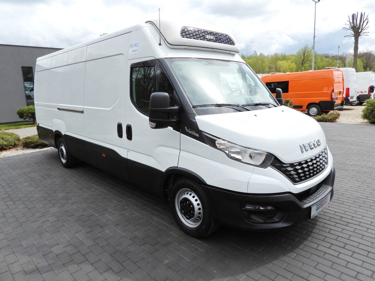 Iveco DAILY 35S14 KÜHLKASTENWAGEN -5*C STROMVERSORGUNG - Refrigerated delivery van: picture 4 Iveco DAILY 35S14 KÜHLKASTENWAGEN -5*C STROMVERSORGUNG - Refrigerated delivery van: picture 4
