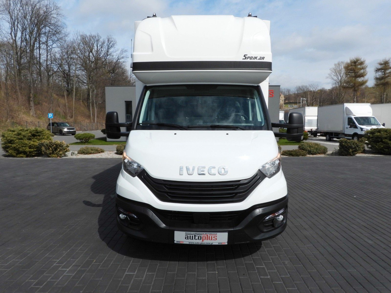 Iveco DAILY 35S18 PRITSCHE PLANE 10 PALETTEN WEBASTO - Curtain side van: picture 5 Iveco DAILY 35S18 PRITSCHE PLANE 10 PALETTEN WEBASTO - Curtain side van: picture 5