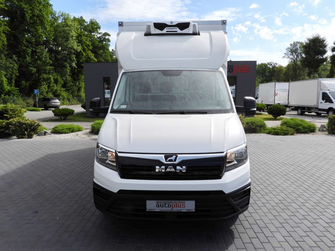 MAN TGE 3.140 REGRIGERATOR BOX -1*C 8 PALLETS HEATING FUNCTION CRUISE CONTROL PNEUMATICS AIR CONDITIONING 140HP - Refrigerated delivery van: picture 5 MAN TGE 3.140 REGRIGERATOR BOX -1*C 8 PALLETS HEATING FUNCTION CRUISE CONTROL PNEUMATICS AIR CONDITIONING 140HP - Refrigerated delivery van: picture 5