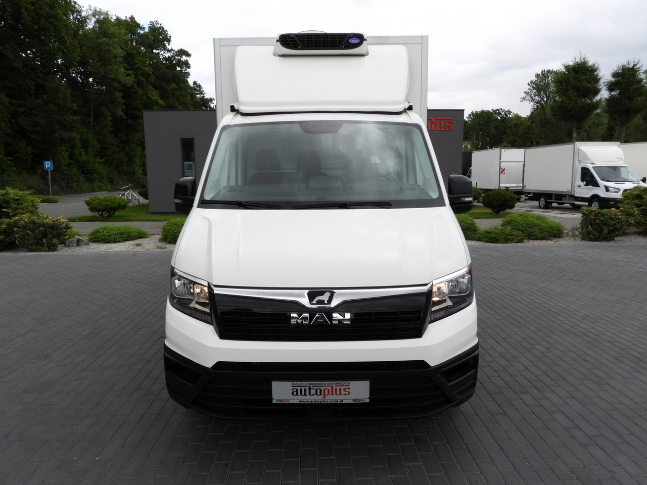 MAN TGE 3.180 REGRIGERATOR BOX 0*C CRUISE CONTROL TWIN WHEELS AIR CONDITIONING 180HP - Refrigerated delivery van: picture 5 MAN TGE 3.180 REGRIGERATOR BOX 0*C CRUISE CONTROL TWIN WHEELS AIR CONDITIONING 180HP - Refrigerated delivery van: picture 5