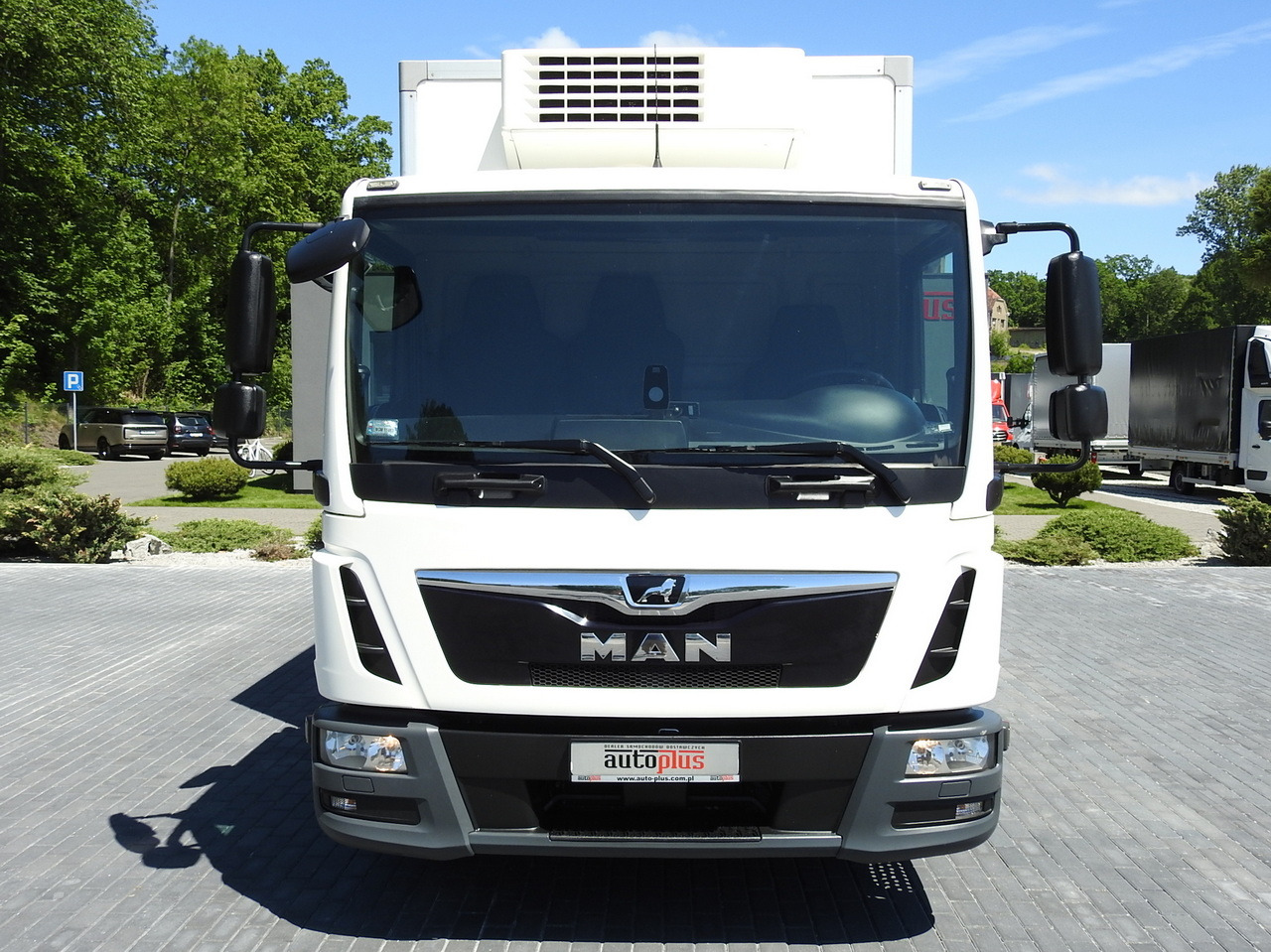 MAN TGL 10.180 REGRIGERATOR BOX -20*C 11 PALLETS POWER SUPPLY 230V AIR CONDITIONING PNEUMATICS TWIN WHEELS 180HP - Refrigerator truck: picture 5 MAN TGL 10.180 REGRIGERATOR BOX -20*C 11 PALLETS POWER SUPPLY 230V AIR CONDITIONING PNEUMATICS TWIN WHEELS 180HP - Refrigerator truck: picture 5