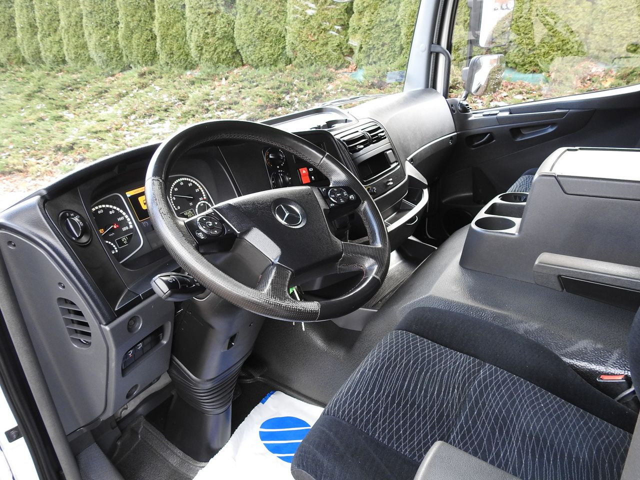 MERCEDES ATEGO 12.24 BOX LIFT 18 PALLETS CRUISE CONTROL AUTOMATIC TRANSMISSION TWIN WHEELS AIR CONDITIONING 240HP - Closed box van: picture 2 MERCEDES ATEGO 12.24 BOX LIFT 18 PALLETS CRUISE CONTROL AUTOMATIC TRANSMISSION TWIN WHEELS AIR CONDITIONING 240HP - Closed box van: picture 2