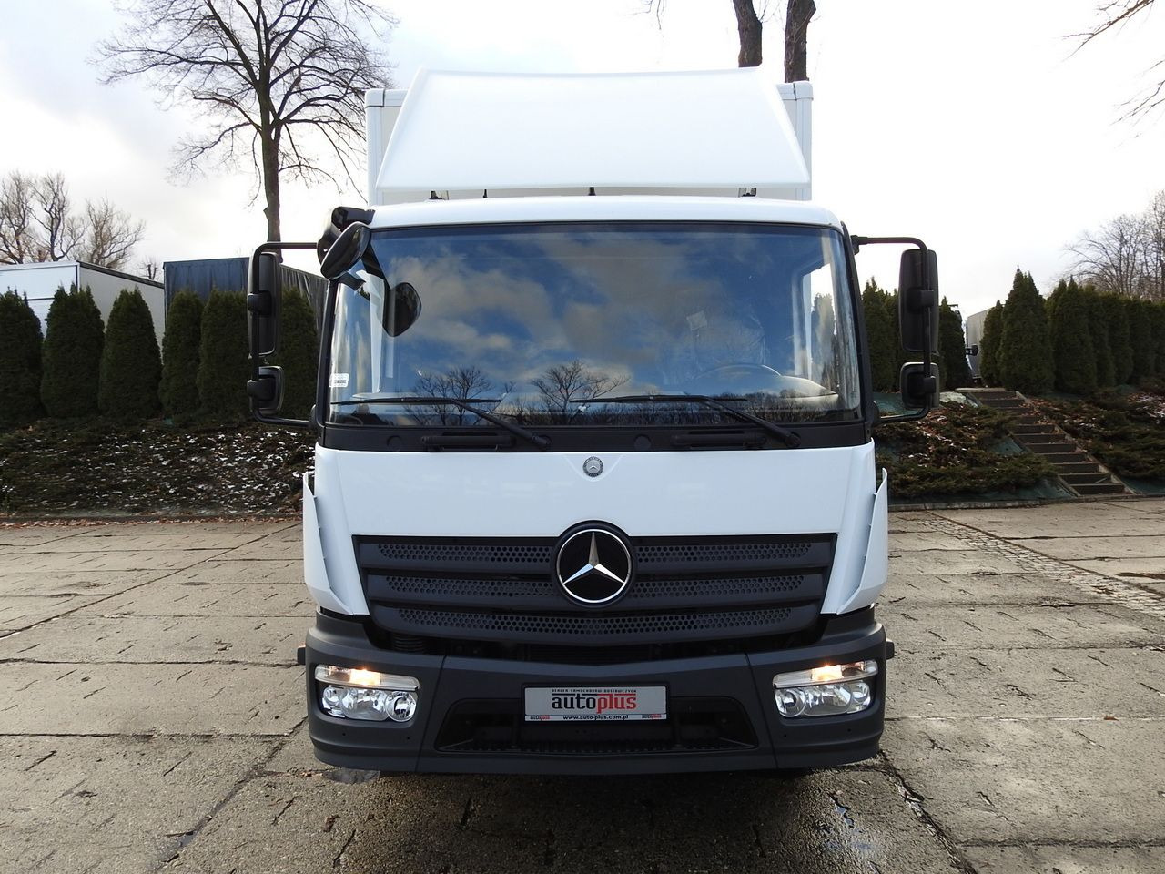 MERCEDES ATEGO 12.24 BOX LIFT 18 PALLETS CRUISE CONTROL AUTOMATIC TRANSMISSION TWIN WHEELS AIR CONDITIONING 240HP - Closed box van: picture 5 MERCEDES ATEGO 12.24 BOX LIFT 18 PALLETS CRUISE CONTROL AUTOMATIC TRANSMISSION TWIN WHEELS AIR CONDITIONING 240HP - Closed box van: picture 5
