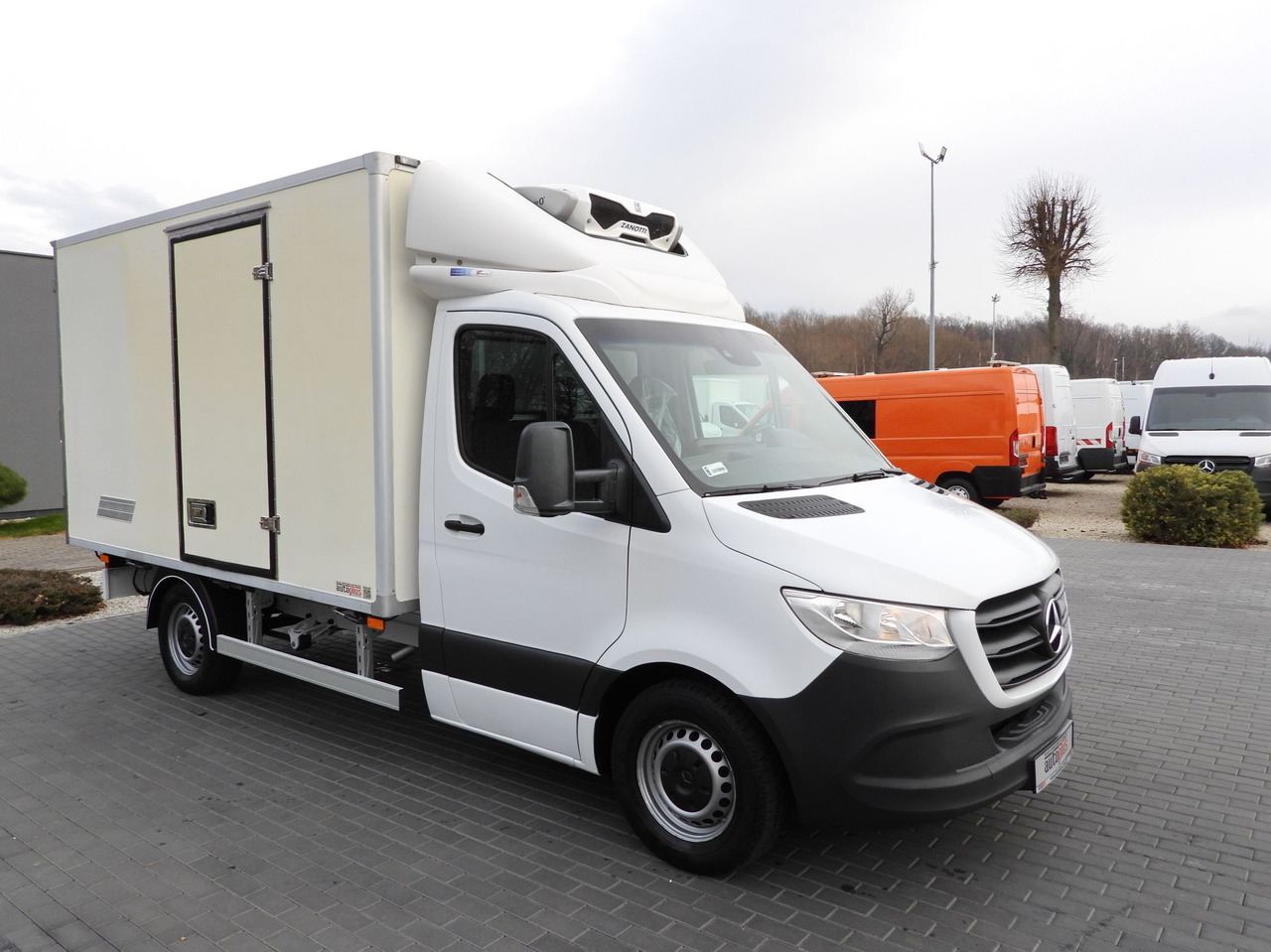 MERCEDES SPRINTER 314 REGRIGERATOR BOX -1*C CRUISE CONTROL NAVIGATION AIR CONDITIONING 140HP - Refrigerated delivery van: picture 4 MERCEDES SPRINTER 314 REGRIGERATOR BOX -1*C CRUISE CONTROL NAVIGATION AIR CONDITIONING 140HP - Refrigerated delivery van: picture 4