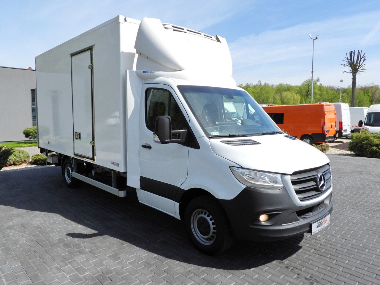 MERCEDES SPRINTER 316 REGRIGERATOR BOX 0*C LIFT 8 PALLETS CRUISE CONTROL PNEUMATICS AIR CONDITIONING 160HP - Refrigerated delivery van: picture 4 MERCEDES SPRINTER 316 REGRIGERATOR BOX 0*C LIFT 8 PALLETS CRUISE CONTROL PNEUMATICS AIR CONDITIONING 160HP - Refrigerated delivery van: picture 4