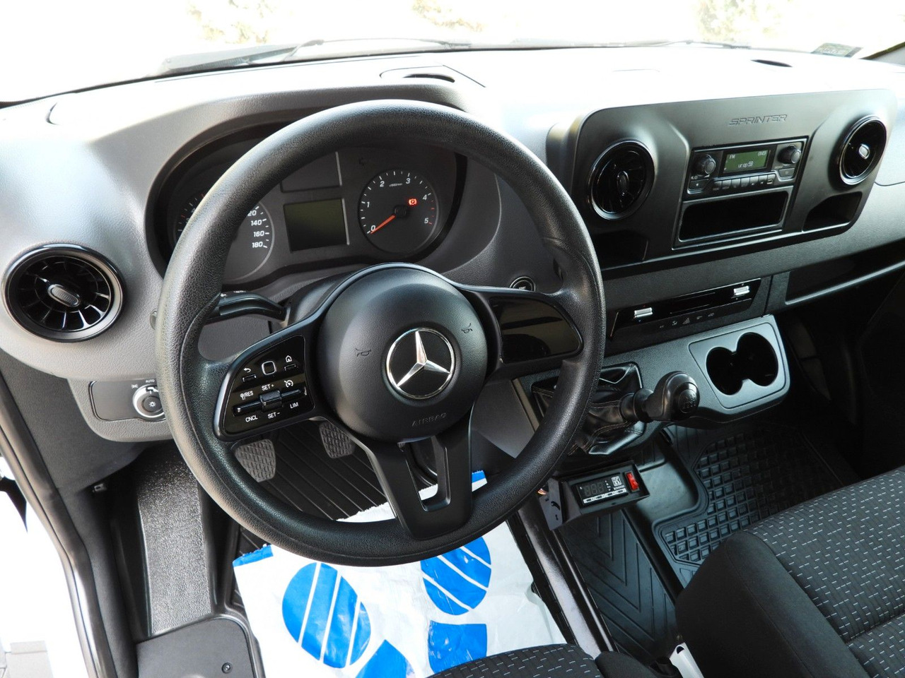 Mercedes-Benz SPRINTER 316 KÜHLKOFFER 0*C AUFZUG 8 PALETTEN - Refrigerated delivery van: picture 2 Mercedes-Benz SPRINTER 316 KÜHLKOFFER 0*C AUFZUG 8 PALETTEN - Refrigerated delivery van: picture 2