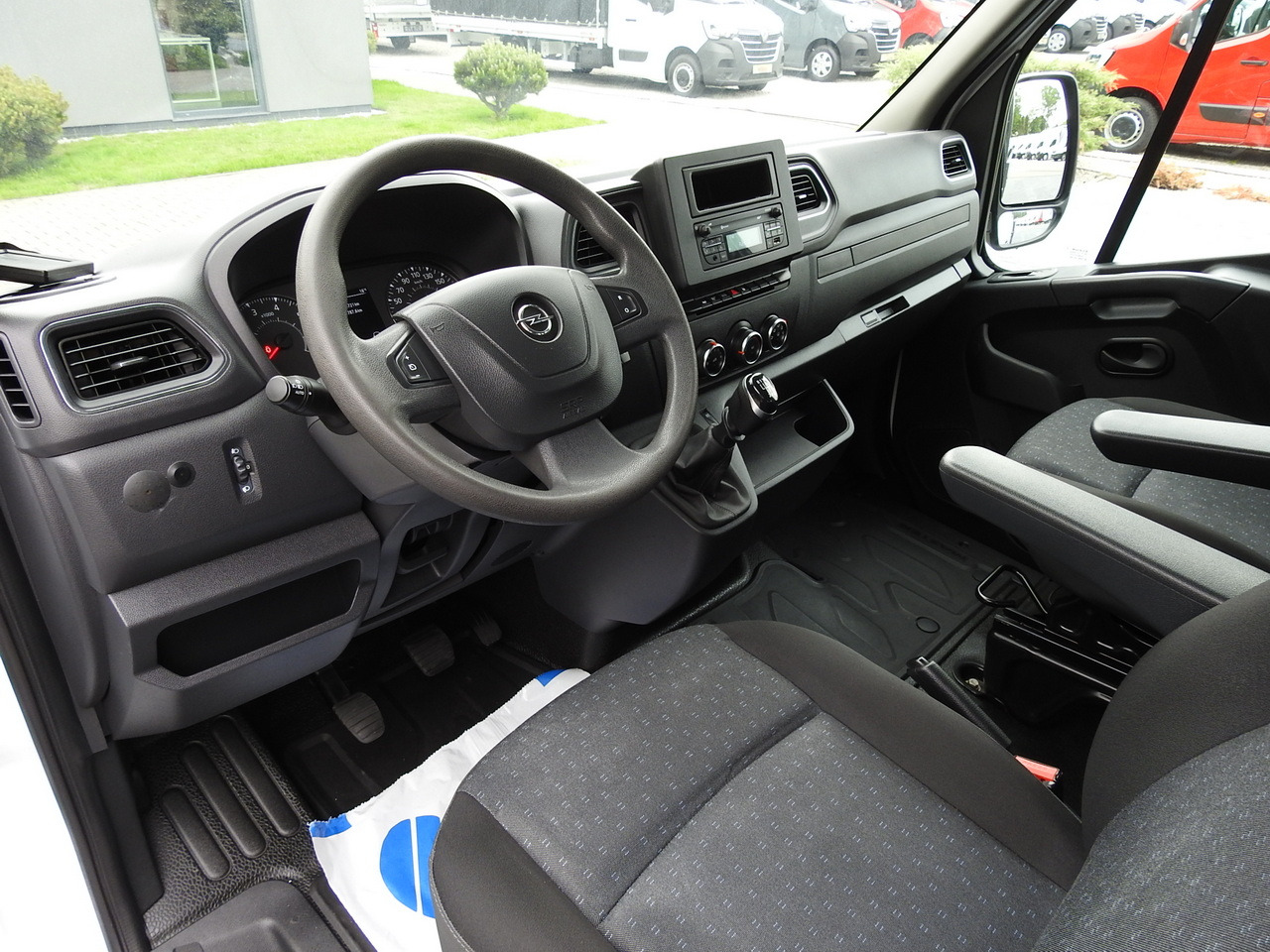 OPEL MOVANO TIPPER DOUBLE CABIN DOKA 6 SEATS CRUISE CONTROL LED LIGHTS AIR CONDITIONING 145HP - Tipper van: picture 2 OPEL MOVANO TIPPER DOUBLE CABIN DOKA 6 SEATS CRUISE CONTROL LED LIGHTS AIR CONDITIONING 145HP - Tipper van: picture 2