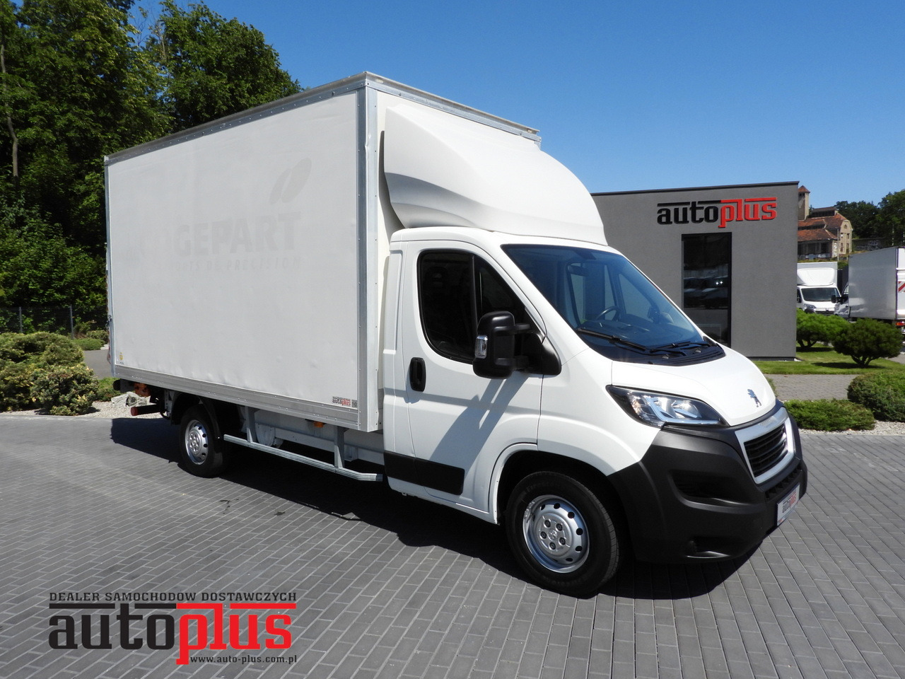PEUGEOT BOXER BOX LIFT 8 PALLETS CRUISE CONTROL AIR CONDITIONING 130HP - Refrigerated delivery van: picture 1 PEUGEOT BOXER BOX LIFT 8 PALLETS CRUISE CONTROL AIR CONDITIONING 130HP - Refrigerated delivery van: picture 1