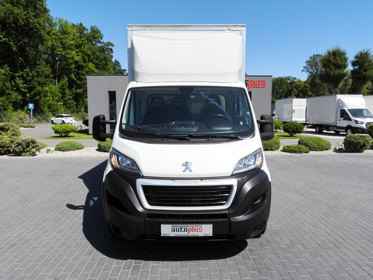 PEUGEOT BOXER BOX LIFT 8 PALLETS CRUISE CONTROL AIR CONDITIONING 130HP - Closed box van: picture 5 PEUGEOT BOXER BOX LIFT 8 PALLETS CRUISE CONTROL AIR CONDITIONING 130HP - Closed box van: picture 5