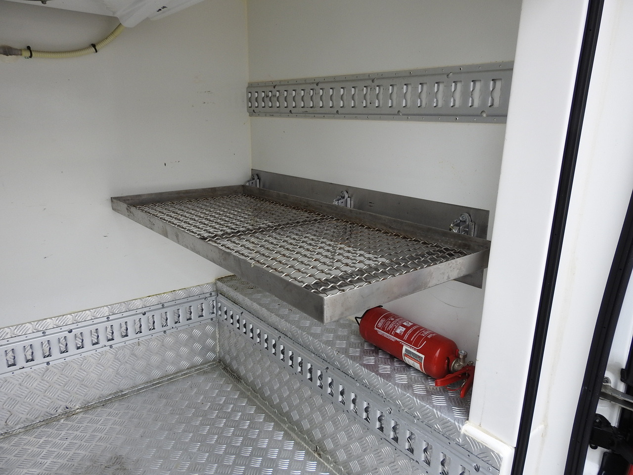 PEUGEOT BOXER REFRIGERATOR VAN -5*C TWO COMPARTMENTS CRUISE CONTROL AIR CONDITIONING  120HP leasing PEUGEOT BOXER REFRIGERATOR VAN -5*C TWO COMPARTMENTS CRUISE CONTROL AIR CONDITIONING  120HP: picture 24